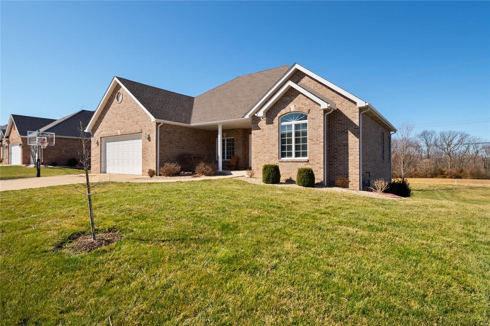 1611 Shadow Ridge Columbia, IL 62236 - Photo 2 of 31 Gallery Image 2