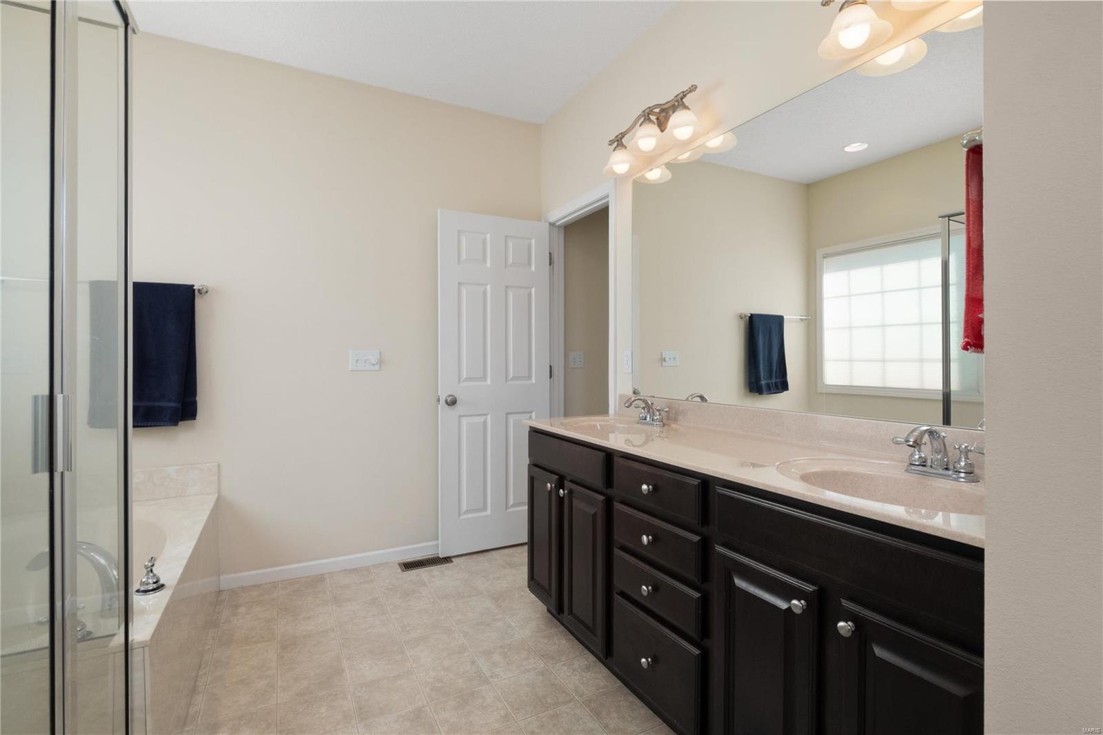 1611 Shadow Ridge Columbia, IL 62236 - Photo 15 of 31 Gallery Image 15