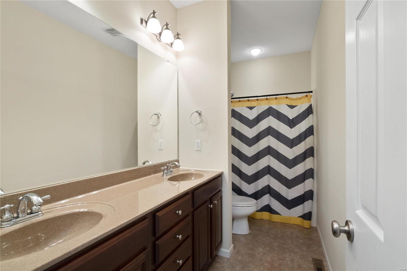 1611 Shadow Ridge Columbia, IL 62236 - Photo 17 of 31 Gallery Image 17