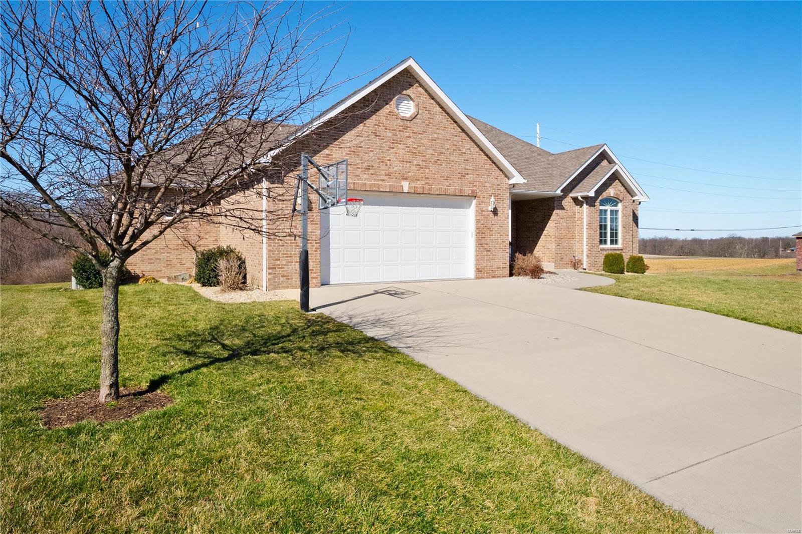 1611 Shadow Ridge Columbia, IL 62236 - Photo 27 of 31 Gallery Image 27