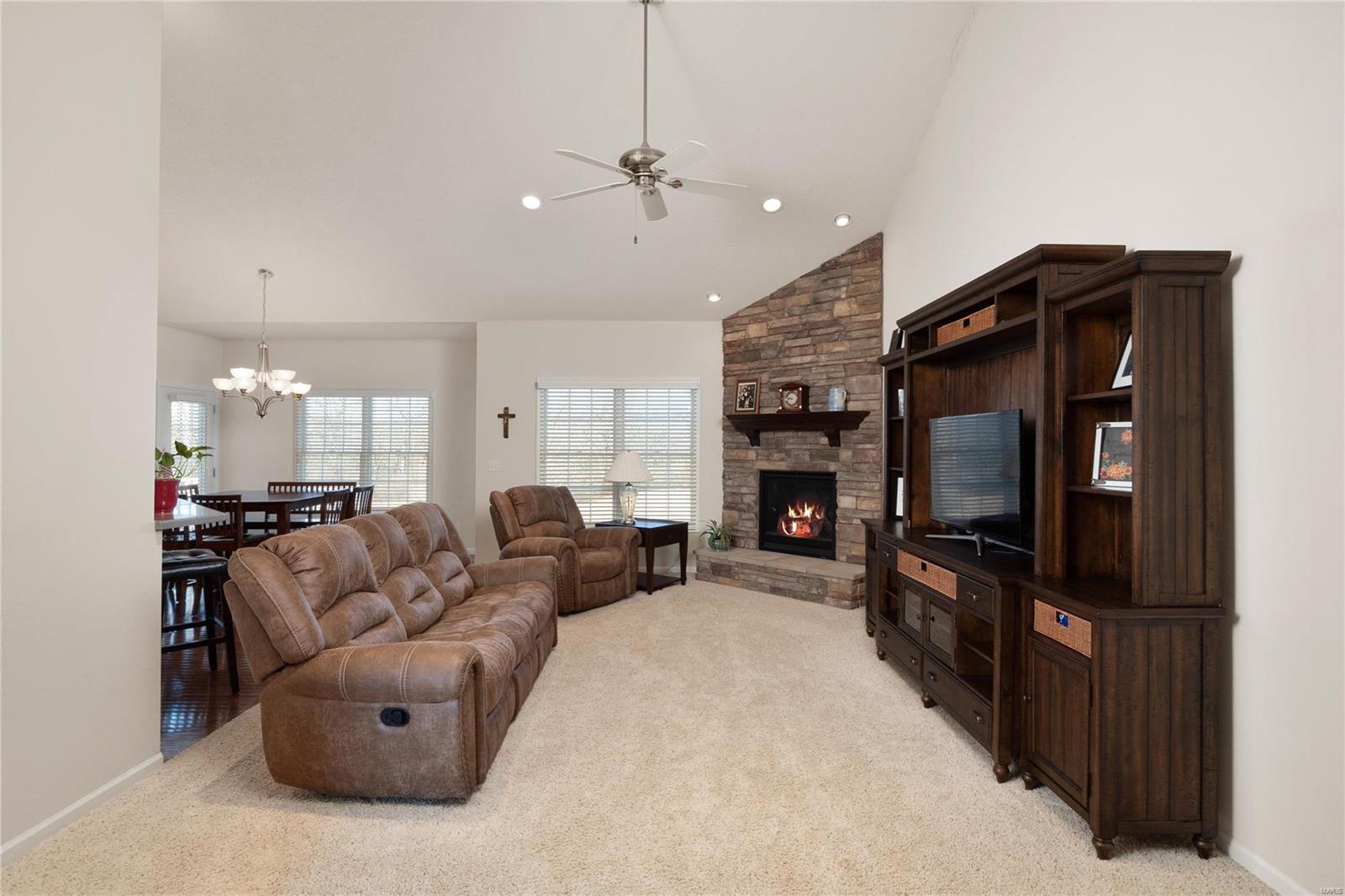 1611 Shadow Ridge Columbia, IL 62236 - Photo 4 of 31 Gallery Image 4