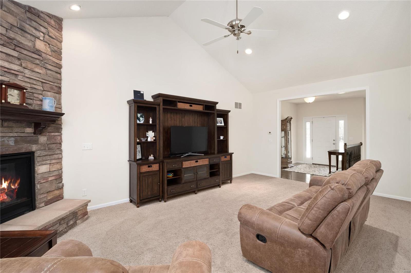 1611 Shadow Ridge Columbia, IL 62236 - Photo 6 of 31 Gallery Image 6