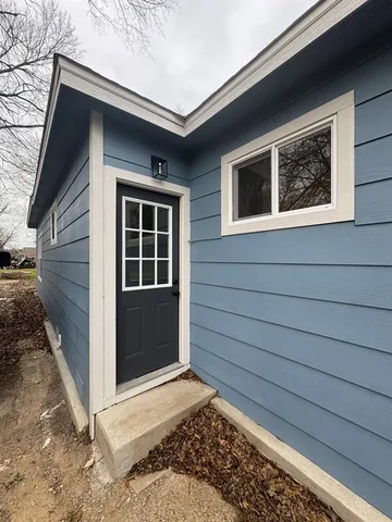 $1,800 | 911 North Spring Street, Grand Saline, TX 75140