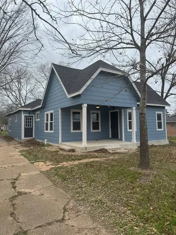 $1,800 | 911 North Spring Street, Grand Saline, TX 75140