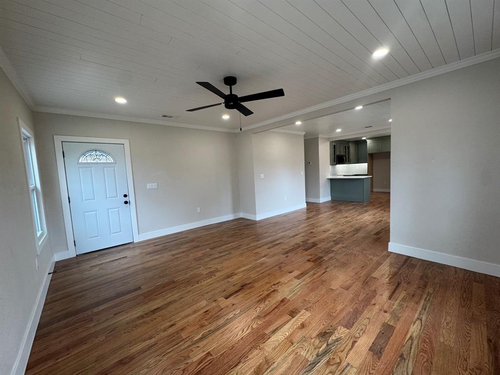 911 North Spring Street Grand Saline, TX 75140 - Photo 3 of 33