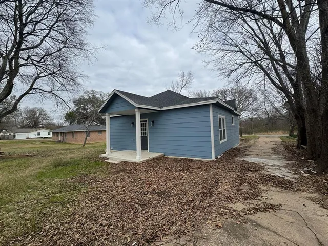 $1,800 | 911 North Spring Street, Grand Saline, TX 75140