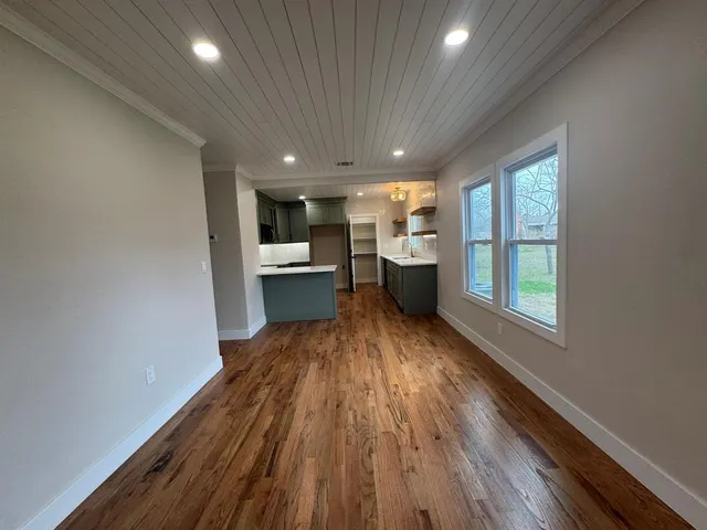 $1,800 | 911 North Spring Street, Grand Saline, TX 75140