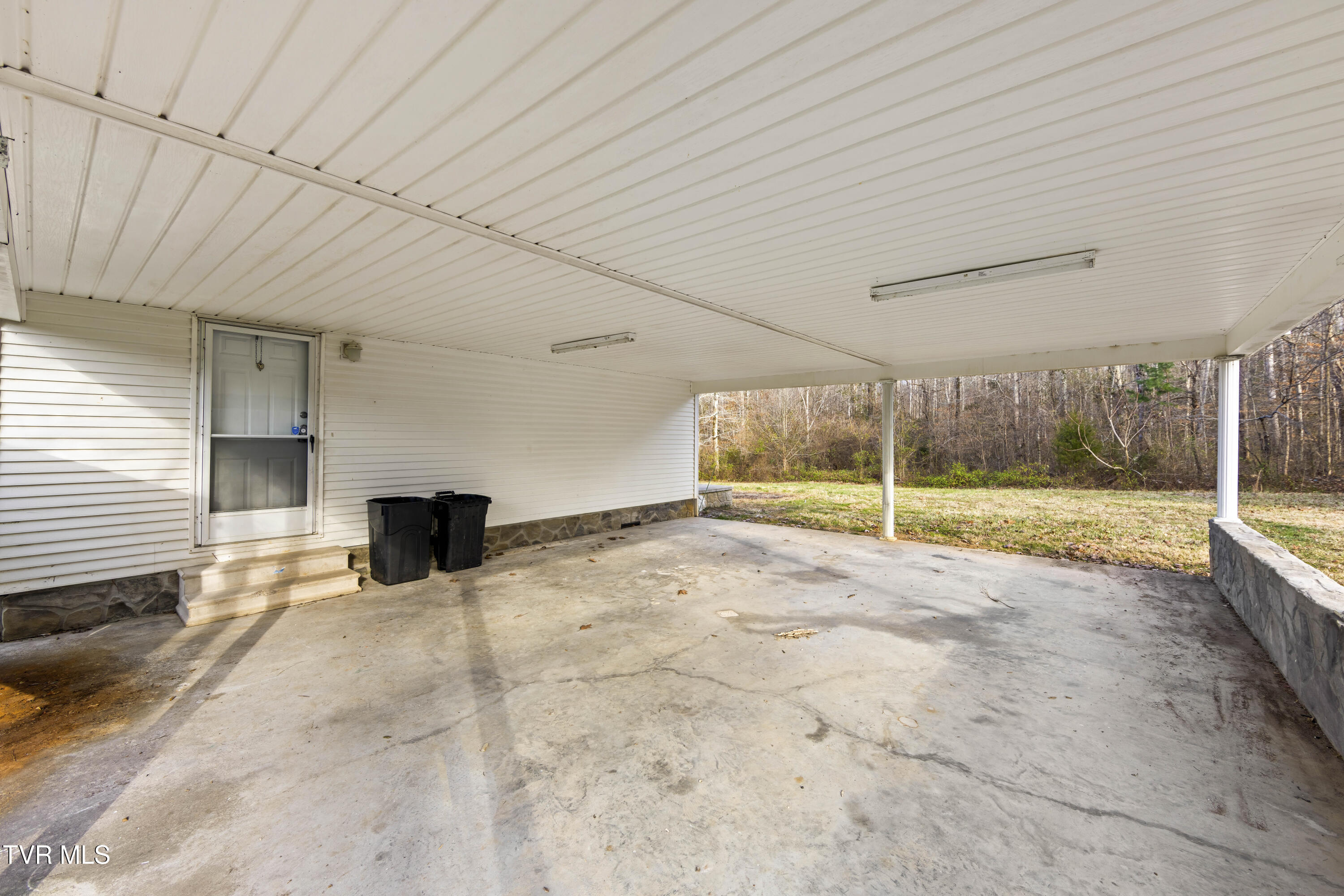 300 Carson Springs Road Newport, TN 37821 - Photo 5 of 23 05