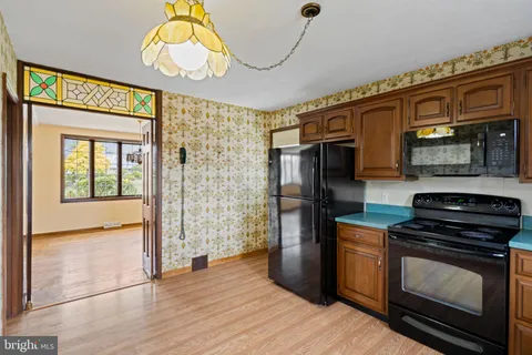 $525,000 | 42 Lincoln Lane, Conshohocken, PA 19428