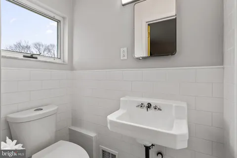 $525,000 | 42 Lincoln Lane, Conshohocken, PA 19428