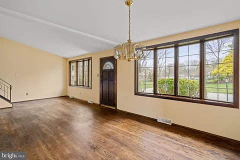 $525,000 | 42 Lincoln Lane, Conshohocken, PA 19428