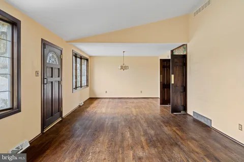 $525,000 | 42 Lincoln Lane, Conshohocken, PA 19428