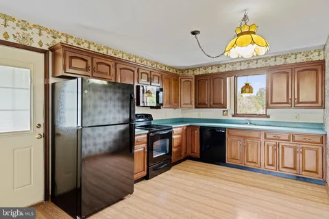 $525,000 | 42 Lincoln Lane, Conshohocken, PA 19428