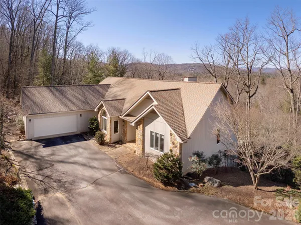 $1,025,000 | 402 Claremont Drive, Flat Rock, NC 28731