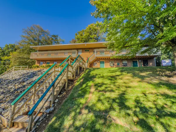 $895 | 104 Hounds Chase Lane Southwest, Unit 32, Roanoke, VA 24014