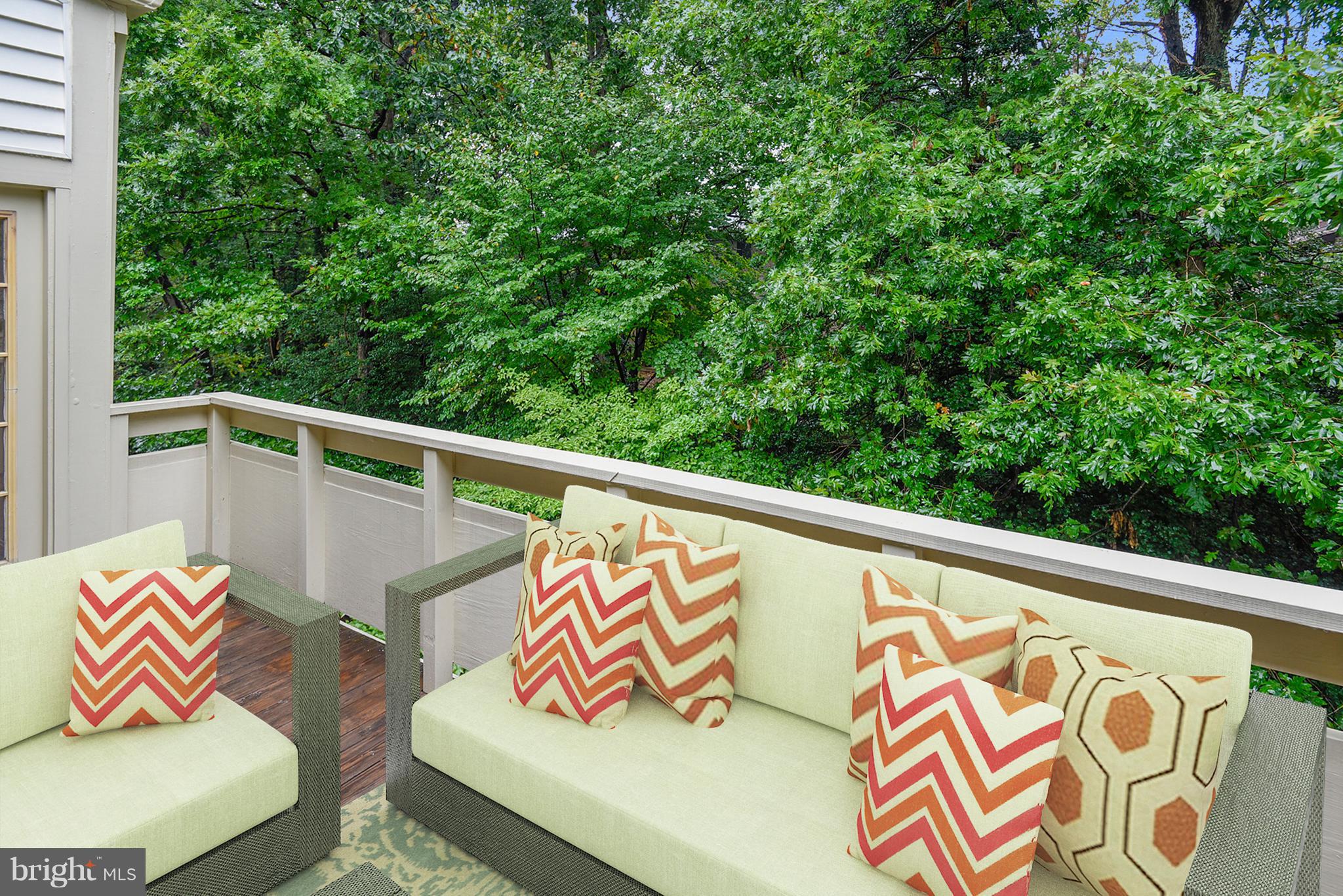 Relax in the private treetop setting!