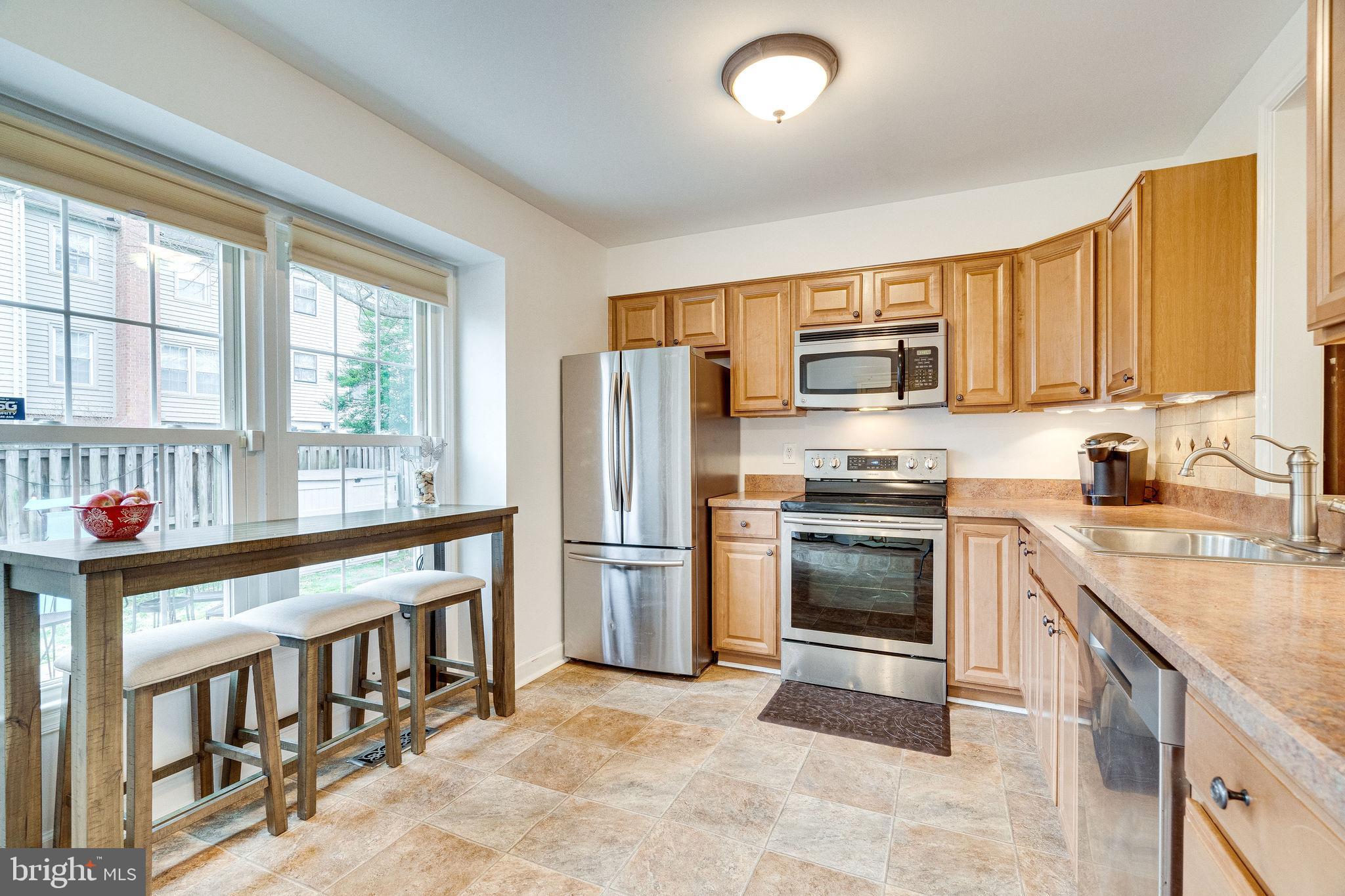 9708 Lakepointe Drive Burke, VA 22015 - Photo 12 of 48