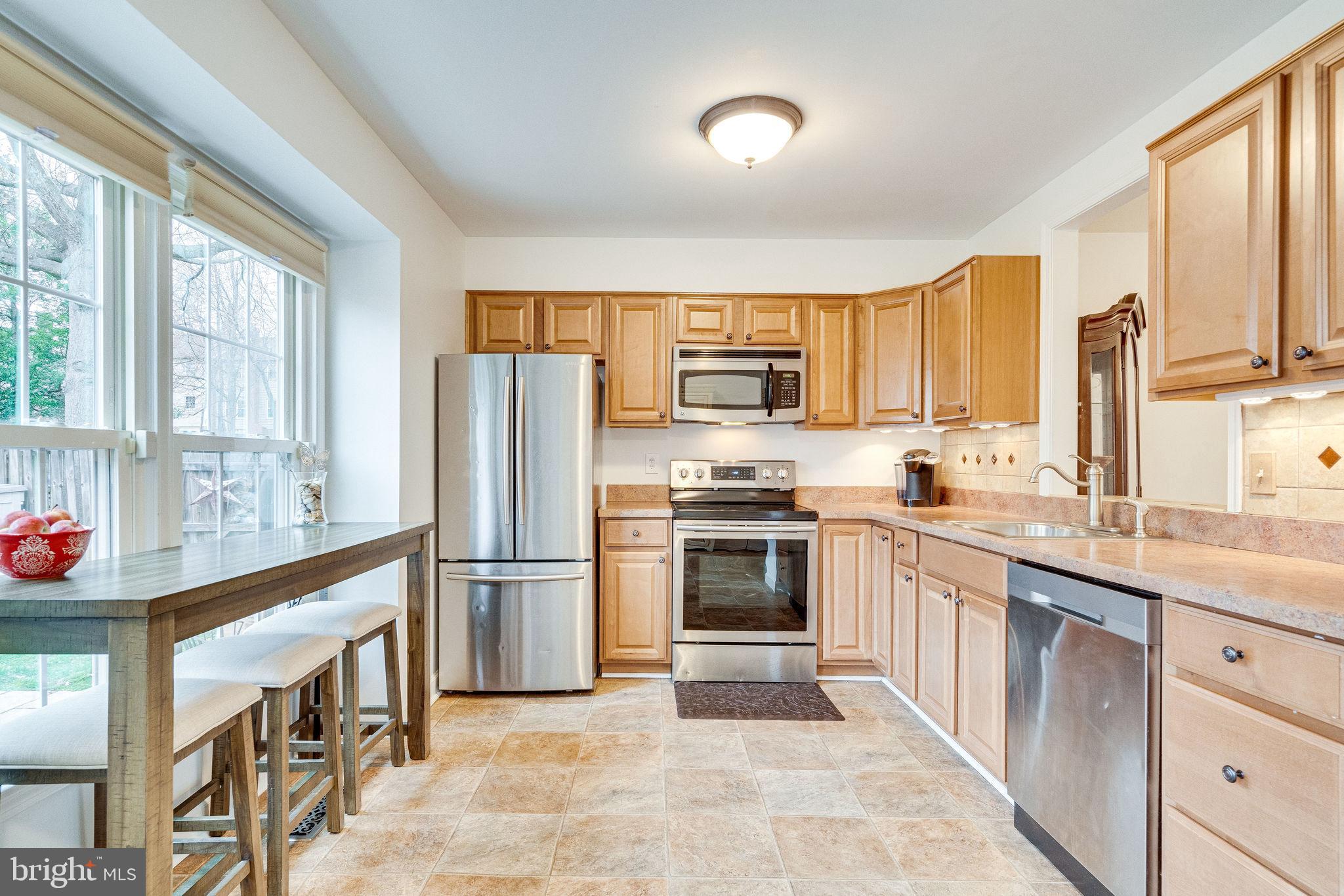 9708 Lakepointe Drive Burke, VA 22015 - Photo 17 of 48