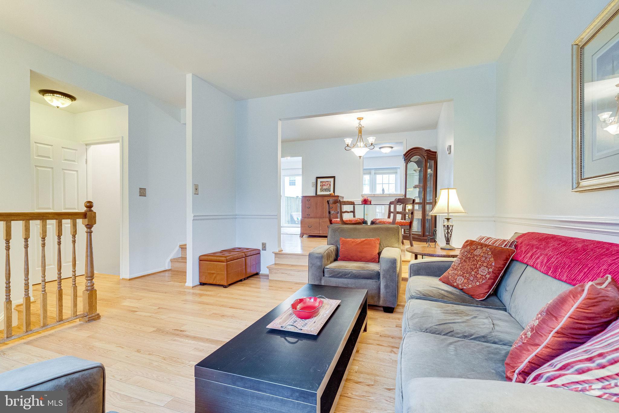 9708 Lakepointe Drive Burke, VA 22015 - Photo 4 of 48