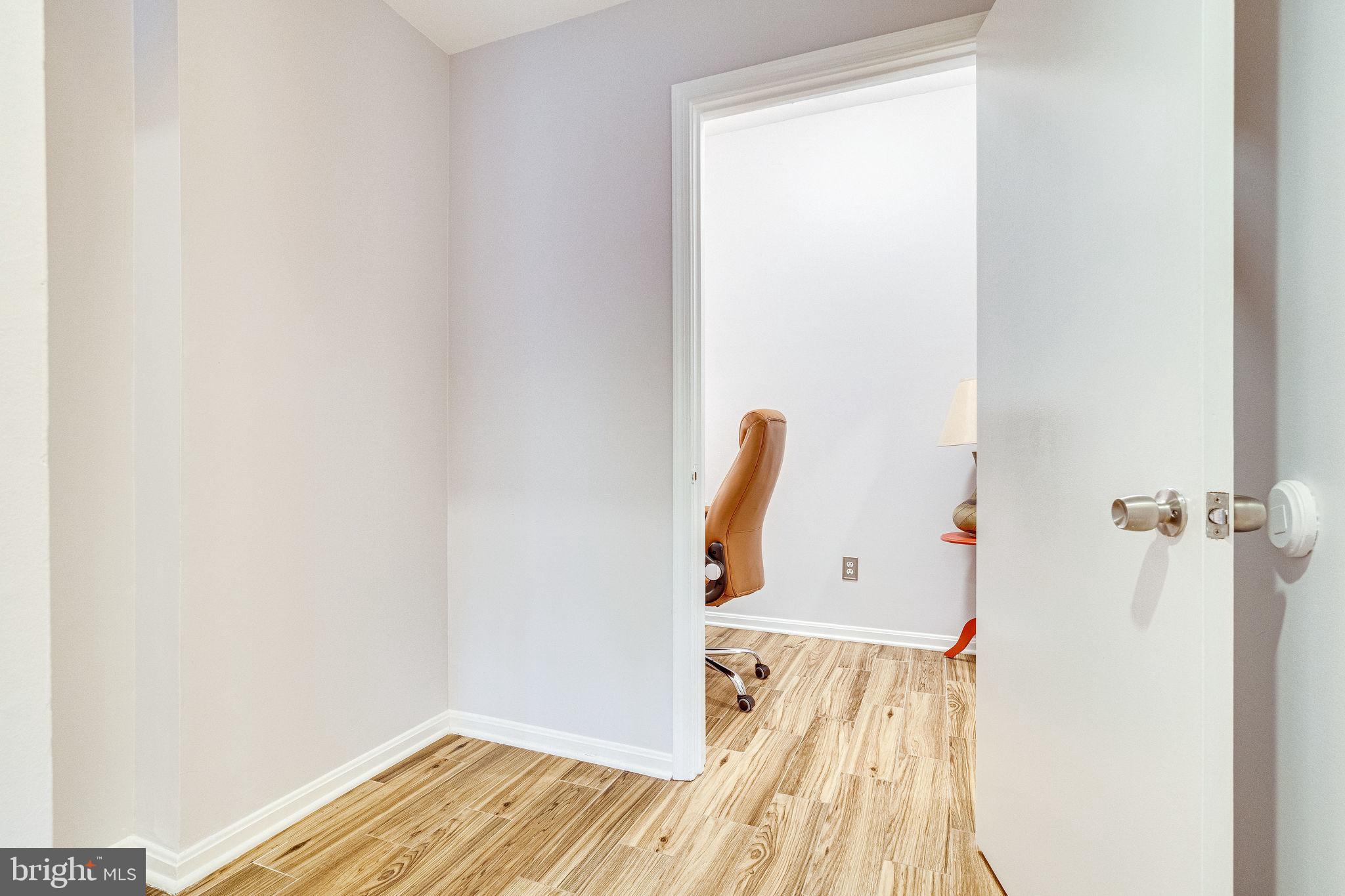 9708 Lakepointe Drive Burke, VA 22015 - Photo 38 of 48