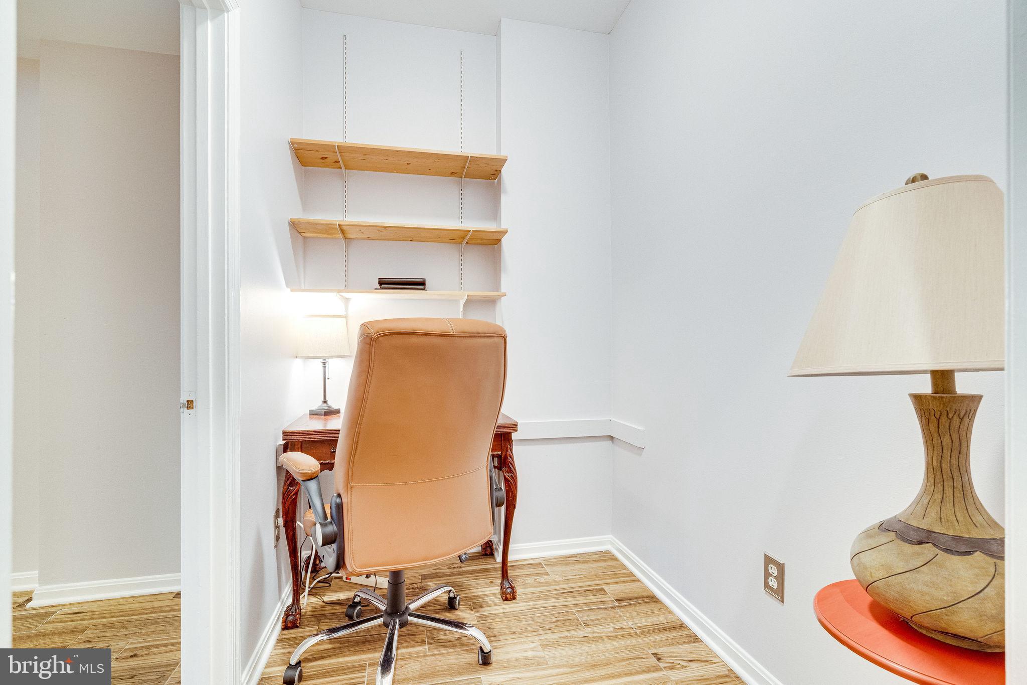 9708 Lakepointe Drive Burke, VA 22015 - Photo 39 of 48