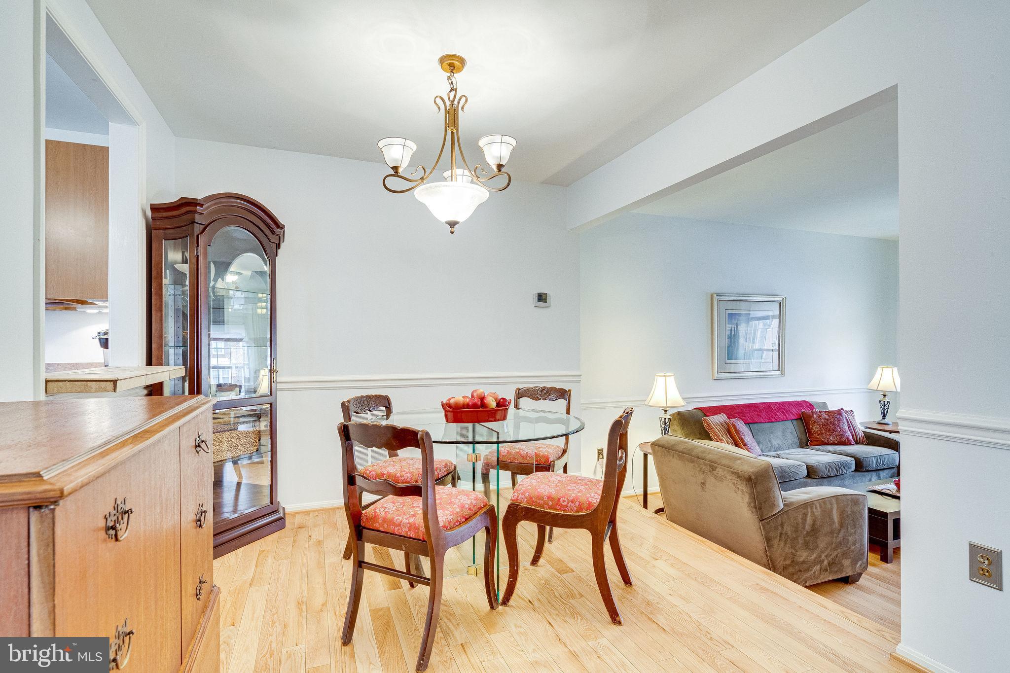 9708 Lakepointe Drive Burke, VA 22015 - Photo 9 of 48