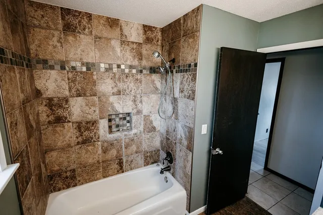 $179,900 | 208 North Powers Avenue, Alden, MN 56009