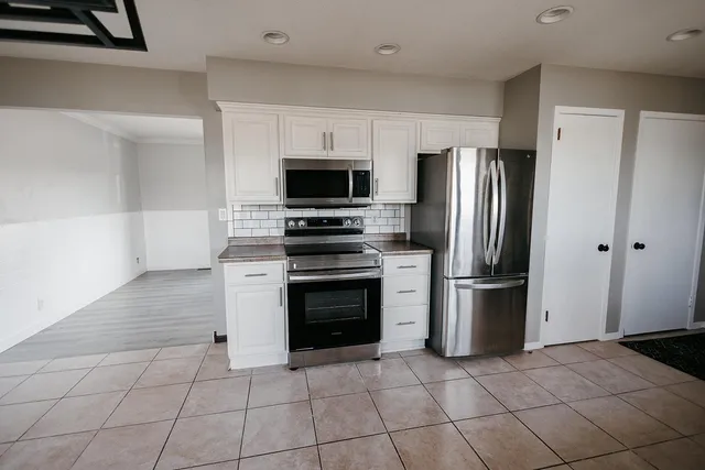 $179,900 | 208 North Powers Avenue, Alden, MN 56009