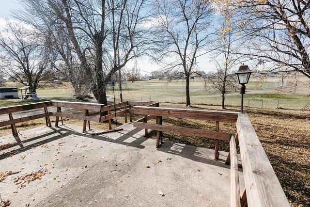 $179,900 | 208 North Powers Avenue, Alden, MN 56009