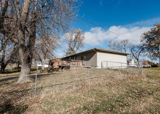 $179,900 | 208 North Powers Avenue, Alden, MN 56009