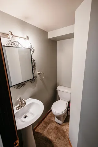 $179,900 | 208 North Powers Avenue, Alden, MN 56009