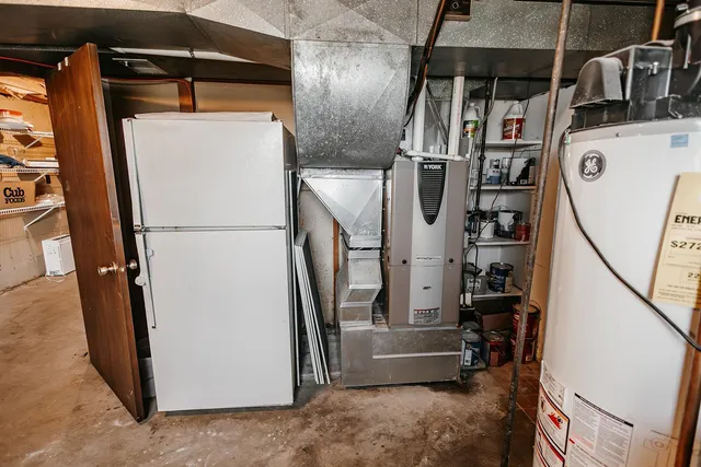 $179,900 | 208 North Powers Avenue, Alden, MN 56009