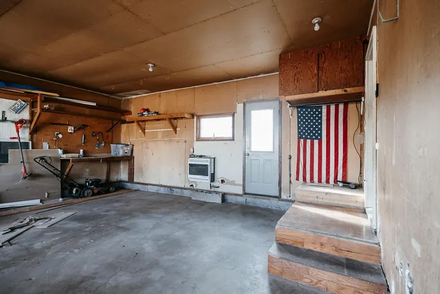 $179,900 | 208 North Powers Avenue, Alden, MN 56009