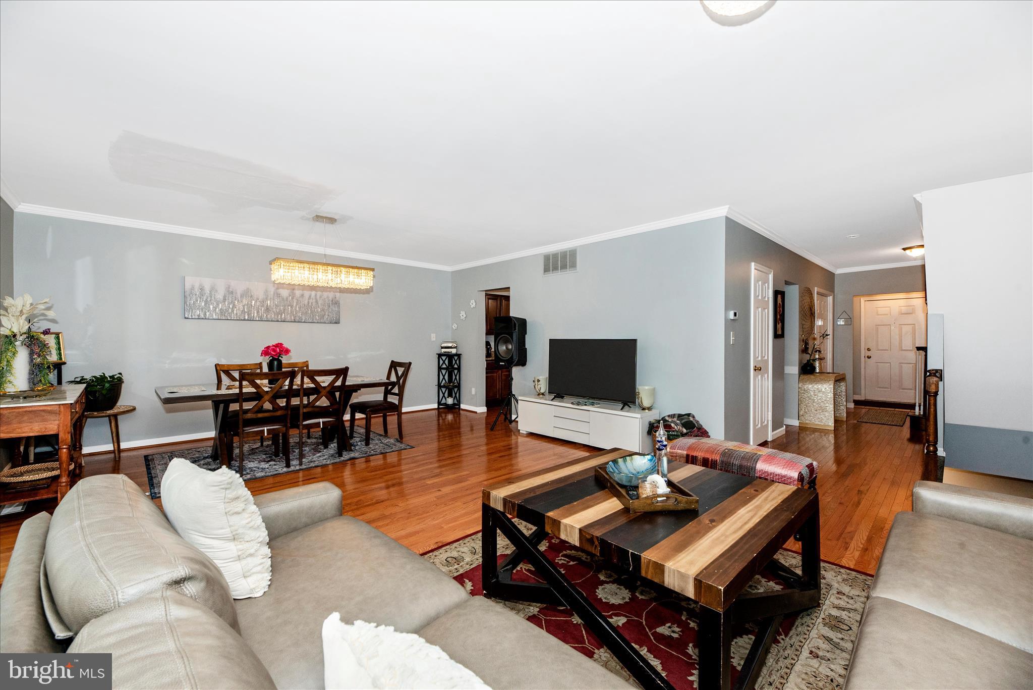 2309 Wonderview Road Lutherville-Timonium, MD 21093 - Photo 7 of 42 Family Room