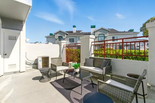 $1,288,000 | 583 Shoal Circle, Redwood Shores, CA 94065