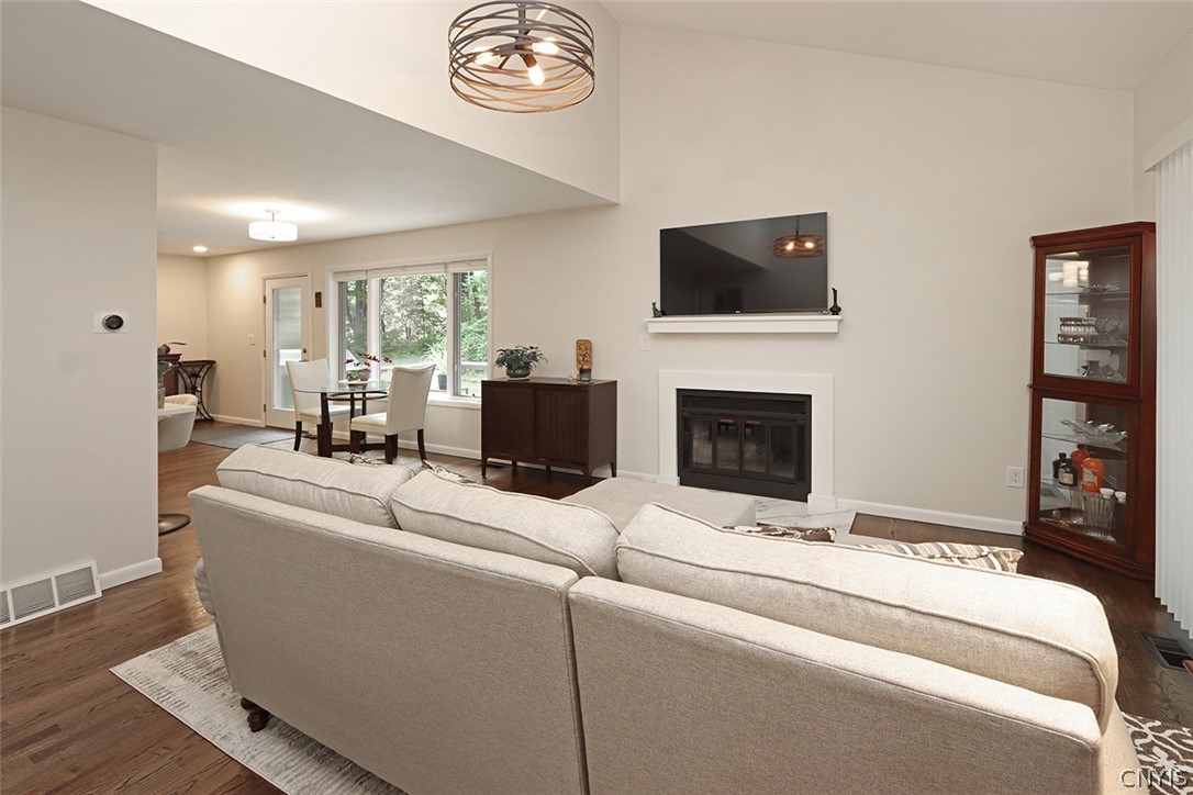 8646 Salt Springs Road Manlius, NY 13104 - Photo 13 of 48