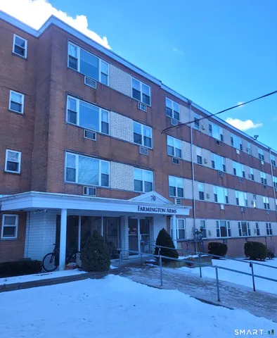 $1,250 | 70 Farmington Avenue, Unit 1T, New London, CT 06320
