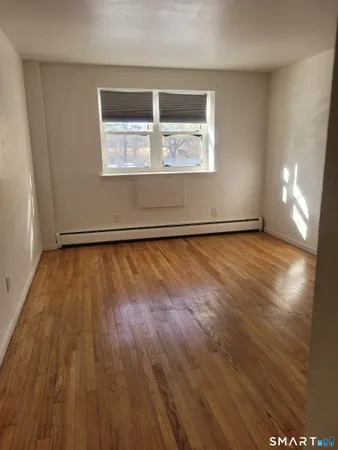 $1,250 | 70 Farmington Avenue, Unit 1T, New London, CT 06320