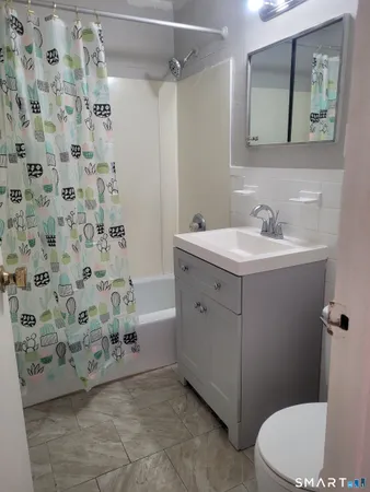 $1,250 | 70 Farmington Avenue, Unit 1T, New London, CT 06320