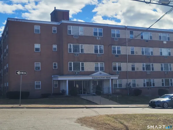 $1,250 | 70 Farmington Avenue, Unit 1T, New London, CT 06320