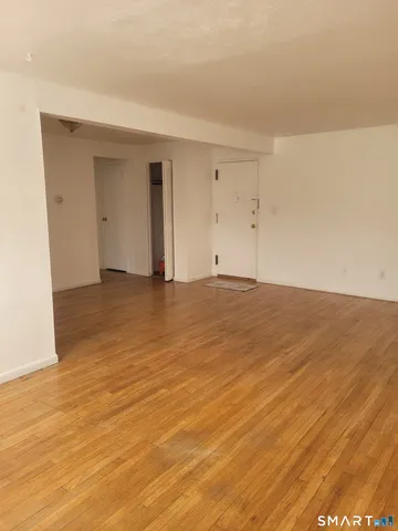 $1,250 | 70 Farmington Avenue, Unit 1T, New London, CT 06320