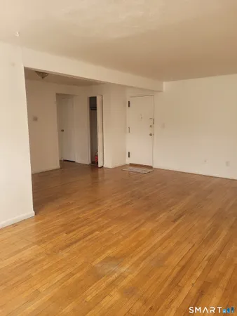 $1,250 | 70 Farmington Avenue, Unit 1T, New London, CT 06320