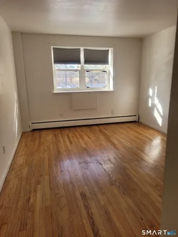 $1,250 | 70 Farmington Avenue, Unit 1T, New London, CT 06320