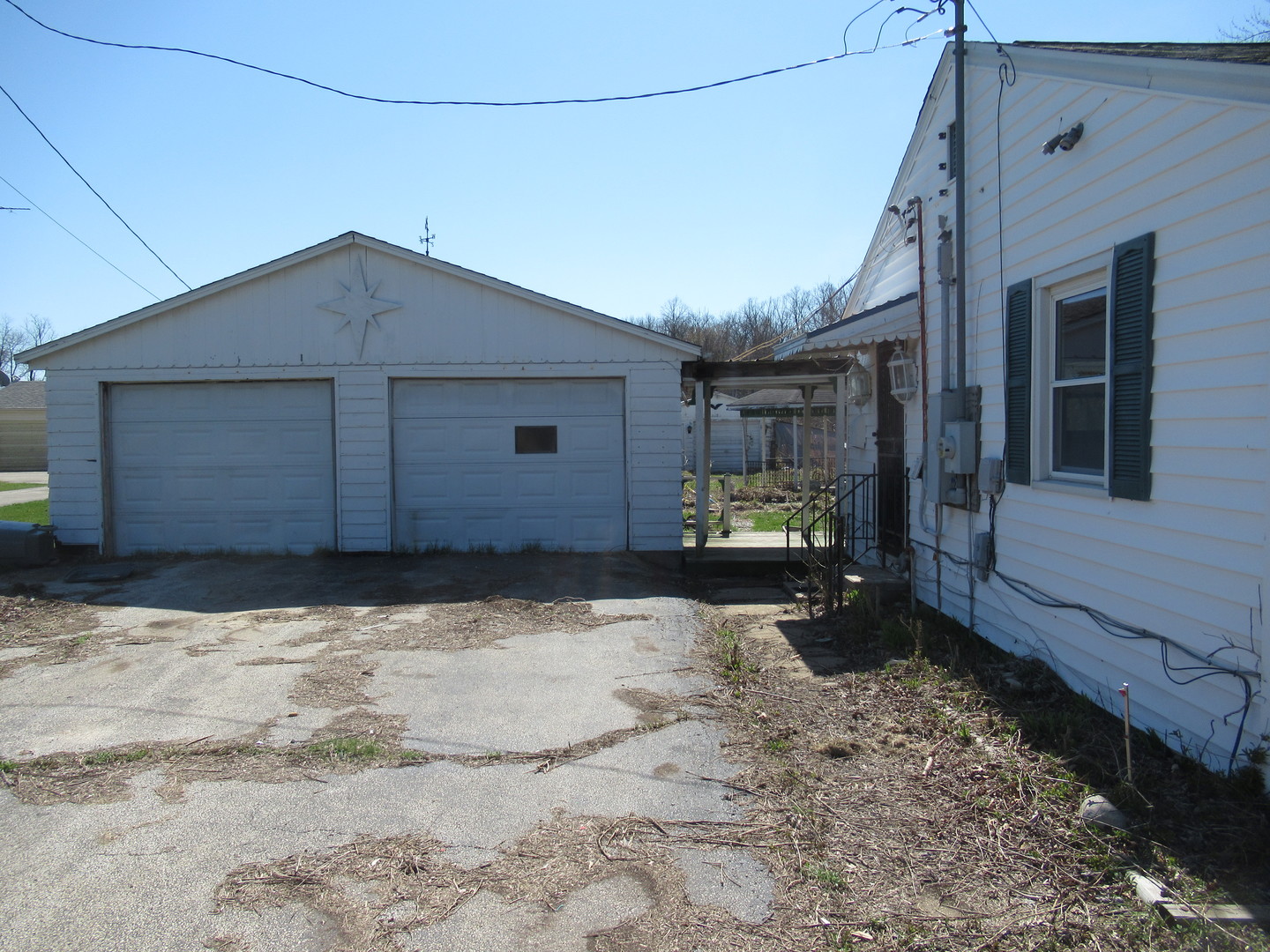 3005 Perrysville Road Danville, IL 61834 - Photo 2 of 20
