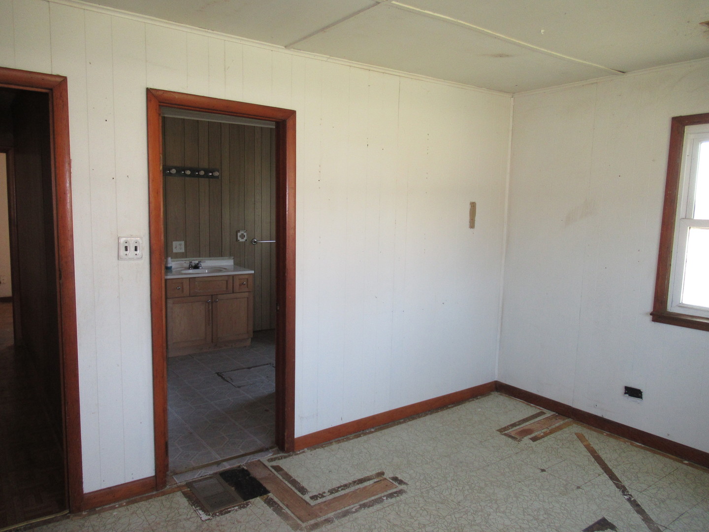 3005 Perrysville Road Danville, IL 61834 - Photo 8 of 20