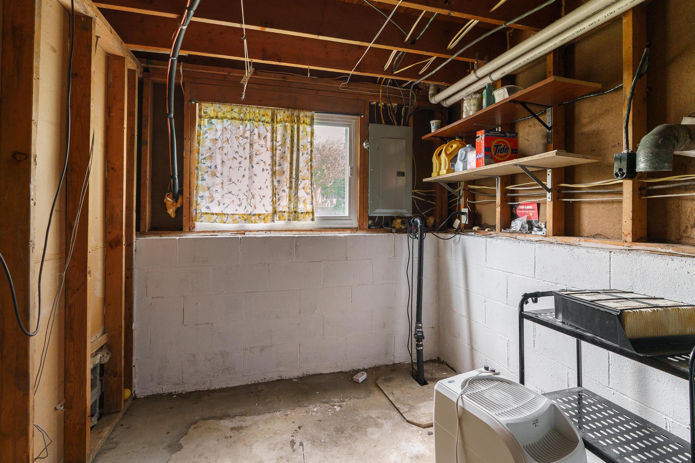 2126 Trent Road Columbus, OH 43229 - Photo 23 of 28 Utility area