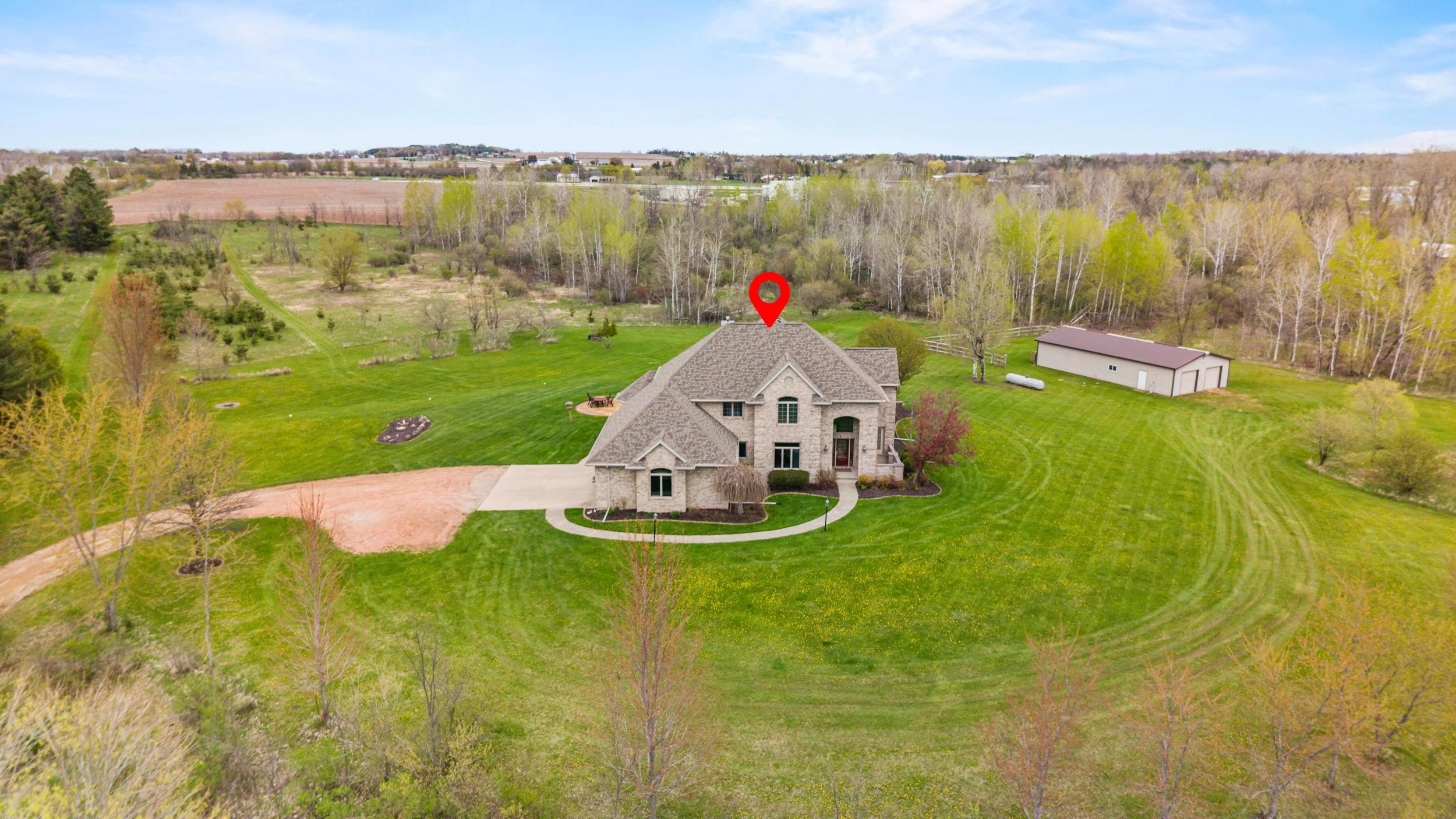 W7828 Hillview Road Hortonville, WI 54944 - Photo 2 of 66