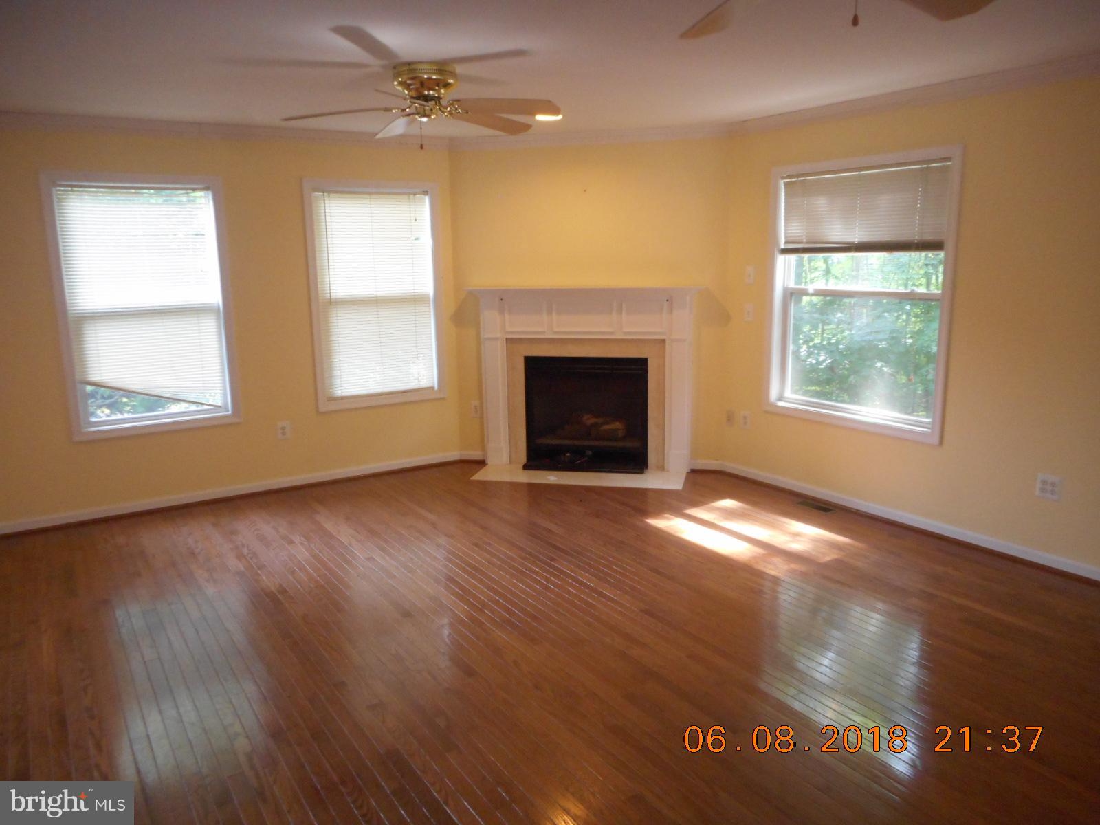 1565 Snug Harbor Road Shady Side, MD 20764 - Photo 3 of 22 Living Room