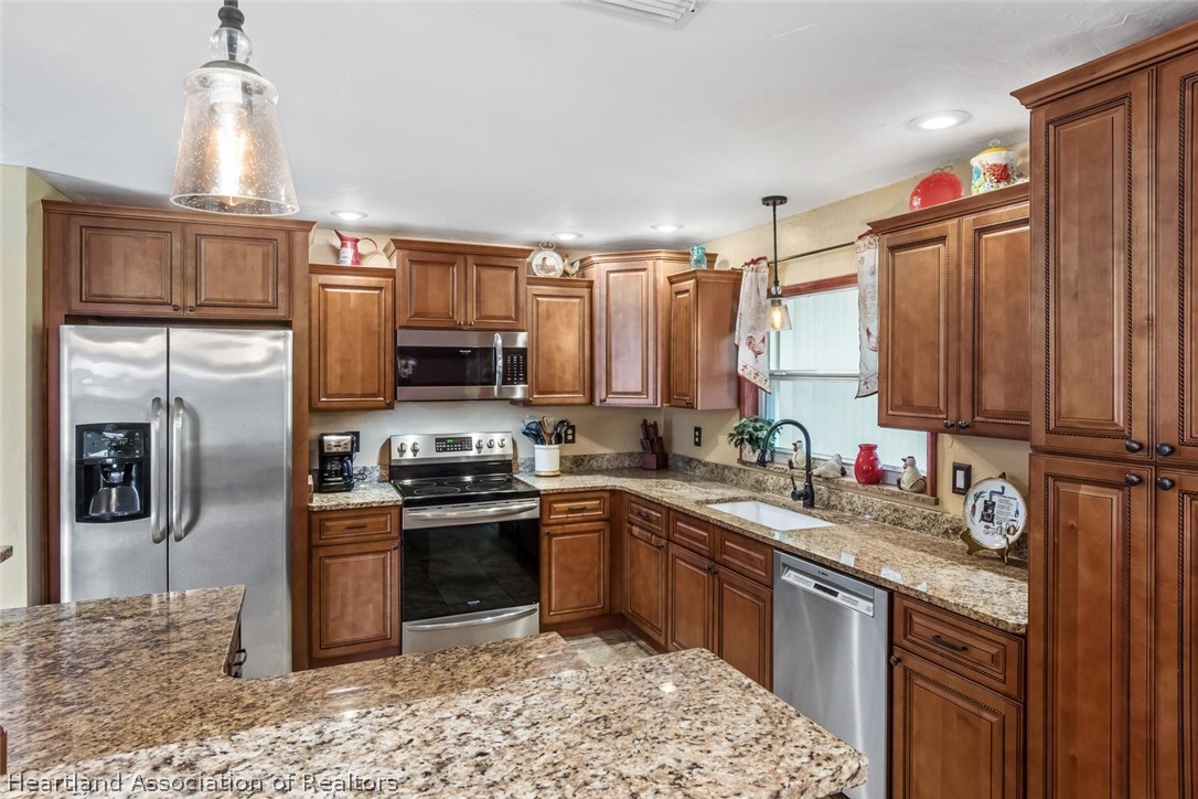 109 Fox Rd Lake Lake Placid, FL 33852 - Photo 2 of 21 Gallery Image 2