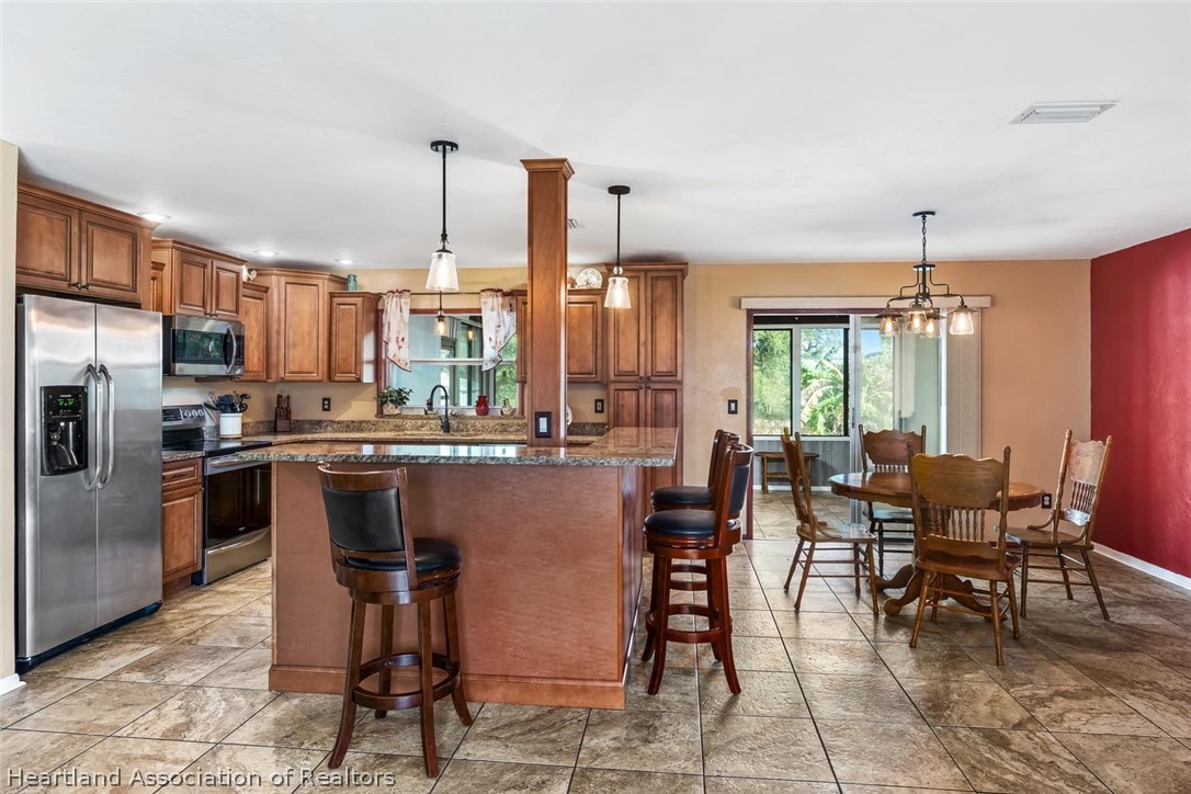 109 Fox Rd Lake Lake Placid, FL 33852 - Photo 3 of 21 Gallery Image 3